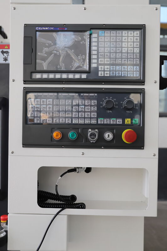 Fresadora CNC de 3 eixos XH7126 com fuso BT40